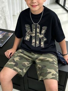2件組青少年男孩圓領短袖T恤與短褲套裝，HK圖案設計，街頭風迷彩穿搭，適合假期派對與聚會，舒適休閒，男孩春夏秋季首選，時尚休閒穿著，街頭風，外出休閒穿搭，返校派對 - 黑色 - 查看 1