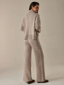 SHEIN طقم نسائي من قطعتين كنزة صوفية بياقة عالية وأكمام طويلة بلون موحد مع تفاصيل أزرار معدنية - بيج - مشاهدة 2