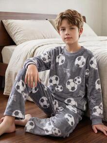 Boys' Dark Gray All-Over Football Cartoon Print Double-Sided Flannel Fabric Skin-Friendly Warm Crew Neck Long Sleeve Loose Fit 2 Pieces Pajama Set Loungewear - Grey - View 5