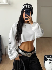 Coolane 女款秋冬外出休閒 Y2K 街頭風運動風不對稱領口黑色圖案短版長袖 T 恤，休閒上衣 - 白色 - 查看 2