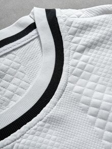 Manfinity Homme Women's Textured Jacquard Short Sleeve T-Shirt, Contrast Black Trim Ribbed Crew Neck, Loose Casual Pocket Decor Top - White - View 4