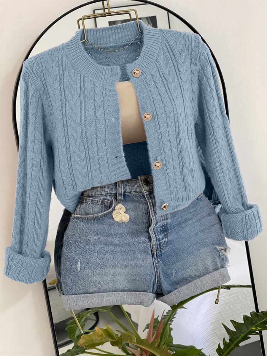 Franclia 焦糖色粗針編織開襟衫,圓領珍珠鈕扣短版復古柔美風毛衣 - 藍色 - 查看 1