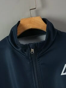 男童 2 件組拼色標語貼布拉鍊連帽防風外套與運動長褲套裝，休閒運動風運動服，酷炫街頭風青少年運動服 - 藏蓝色 - 查看 4