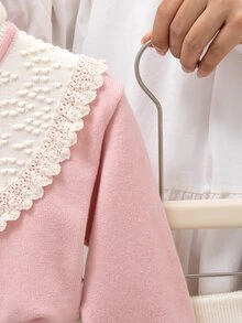 SHEIN 4-7歲女童米色蕾絲蝴蝶結開襟衫百褶裙兩件套，甜美拼接蕾絲針織毛衣套裝，適合春季、秋季、冬季戶外穿著 - 粉色 - 查看 5