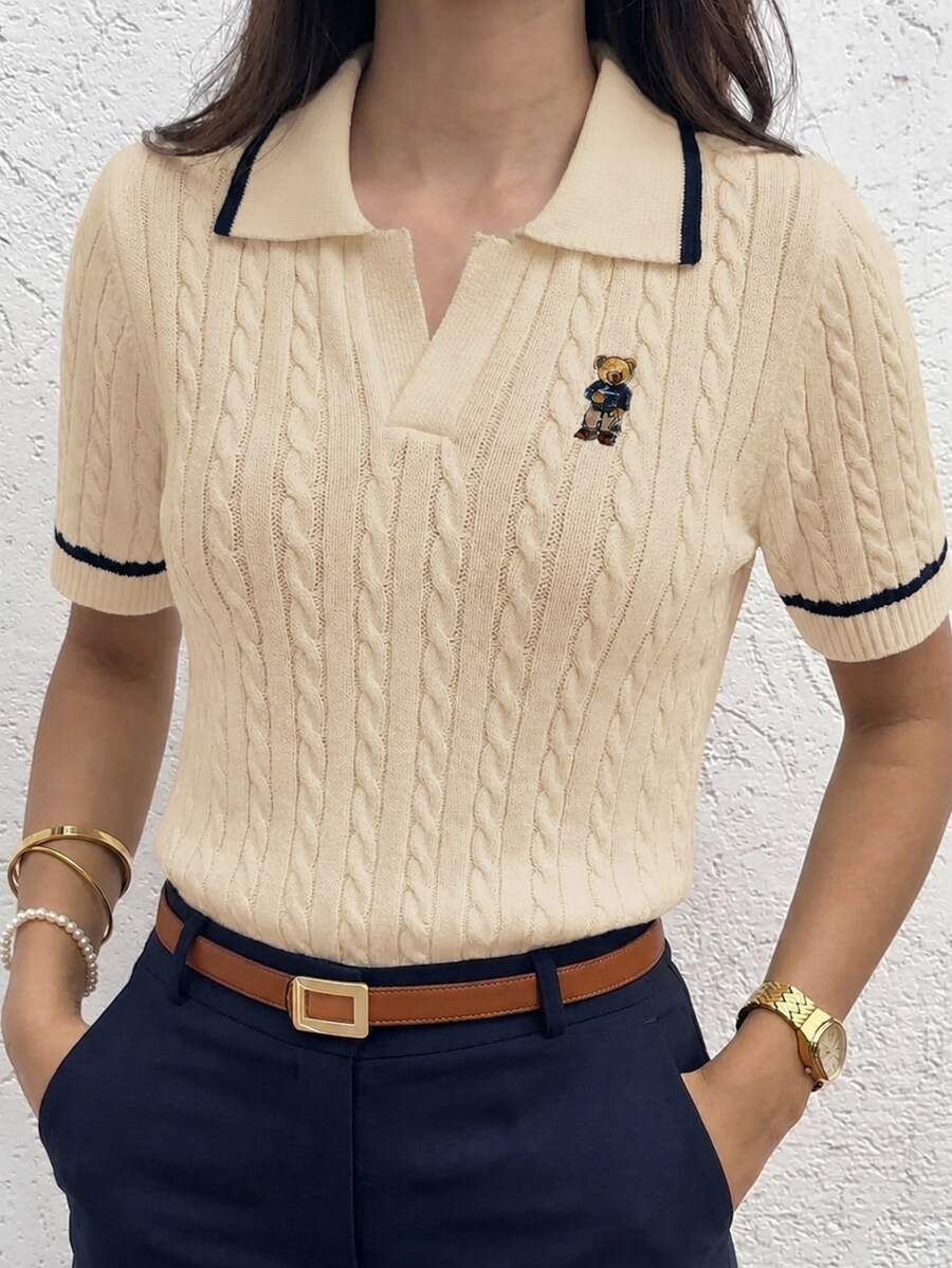 Briarwyn 秋季女款休閒可愛對比飾邊熊刺繡短袖 Polo 領粗針編織上衣，黑白配色，校園返校季老錢風 - 杏色 - 查看 1