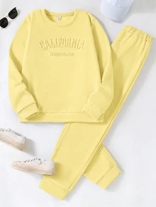 SHEIN Reset Phase 青少年女孩 2 件套運動衫慢跑褲套裝，加州圖案，圓領長袖抓絨內裡，適合學校慢跑、運動，紫色秋季 80 年代風 - 黃色 - 查看 4
