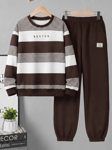 SHEIN 2件組男孩時尚黑色運動衫長褲套裝，圖案印花，街頭風，適合春秋、學校、外出，青少年男孩Sixth Form派對街頭穿搭可愛款 - 棕色 - 查看 3