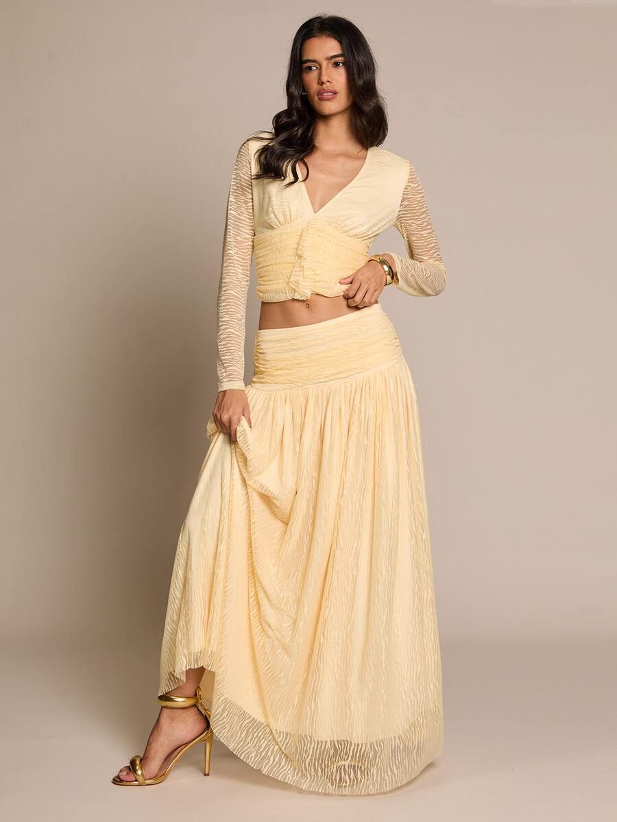 SHEIN Glamour طقم نسائي كاجوال للعطلات من قطعتين بتصميم دانتيل وقصة ضيقة - أصفر - مشاهدة 1
