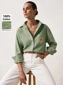 Briarwyn 女款 100% 純棉熊刺繡胸前口袋落肩長袖單排扣襯衫，附胸前徽章，白色襯衫，辦公室百搭 - 軍綠色 - 查看 1
