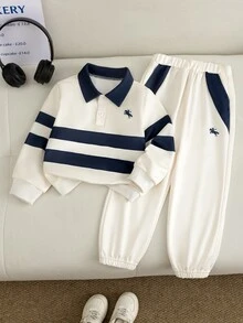 小男孩 2 件組條紋 Polo 領拼色運動衫與長褲套裝 英倫風刺繡馬標誌套頭上衣 白色慢跑褲休閒運動服 - 杏色 - 查看 3