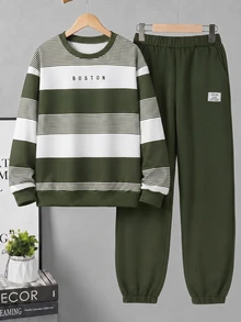 SHEIN 2件組男童時尚白色運動衫褲套裝，圖案印花，街頭風寬鬆，春秋款，適合上學、出遊，青少年男孩可愛度假街頭穿搭 - 綠色 - 查看 3
