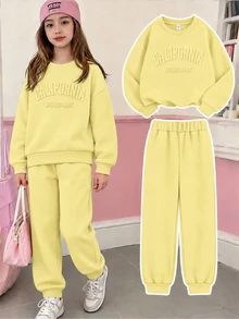 SHEIN Reset Phase 青少年女孩 2 件套運動衫慢跑褲套裝，加州圖案，圓領長袖抓絨內裡，適合學校慢跑、運動，紫色秋季 80 年代風 - 黃色 - 查看 1