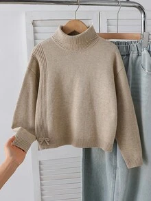 SHEIN 女童新款秋冬杏色高領圓領長袖落肩針織套頭毛衣，可愛校園風中大童秋冬假日與日常穿著上衣 - 卡其色 - 查看 1