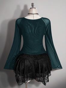 SHEIN ICON 女款大尺碼復古性感時尚千禧風 Y2K 暗黑哥德風 喇叭袖不對稱下擺 銀色金屬十字裝飾 黑色網紗 T-shirt - 墨綠色 - 查看 2