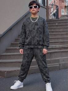 SHEIN 兒童青少年男孩休閒運動百搭極簡紮染灰色圓領衛衣與運動長褲套裝，適合通勤、上學、日常休閒外出、運動，秋冬穿著 - 灰色 - 查看 5