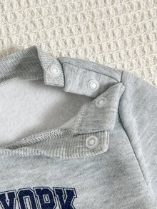 SHEIN 新生兒字母圖案長袖冬季上衣、長褲與背心休閒套裝 - 彩色 - 查看 4