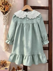 SHEIN 女孩清新抹茶綠長袖公主洋裝，蕾絲領荷葉邊下擺，寬鬆A字版型，春夏秋冬休閒溫柔風，適合外出拍照的童裝洋裝 - 綠色 - 查看 2