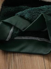 兒童男童配色珊瑚絨套裝 MILANO 字母刺繡毛絨長袖上衣與收口長褲，休閒日常穿搭，時尚兩件套，適合秋冬 - 綠色 - 查看 6