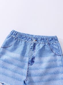 女童牛仔風破洞寬腿褲，大膝蓋破洞、毛邊褲腳、流蘇與印花設計，側面飾有個性化粉色布料蝴蝶結，甜酷混搭少女風，適合春秋穿著，日常出遊百搭 - 藍色 - 查看 3