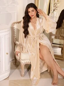 MuseNap CURVE رداء حمام نسائي مقاس كبير من المخمل الذهبي بنقشة جاكار مخططة، بياقة V من الدانتيل مع ربطة، ملابس منزلية طويلة للصباح - لون مشمشي - مشاهدة 5