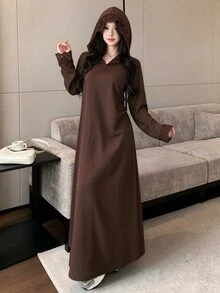 Rue Lumi عباية سويت شيرت مقاس كبير بطبعة زهور ودانتيل وتصميم باتشوورك مع بطانية رأس وأكمام طويلة وقصة فضفاضة وطول طويل - بني - مشاهدة 3