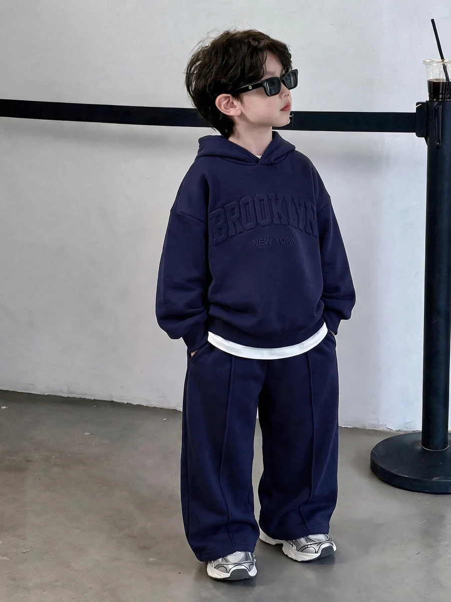 SHEIN Little Byeori 2件組兒童小男孩休閒簡約百搭日常舒適字母3D印花圖案連帽衫 寬鬆套頭灰色長袖運動衫 - 藏蓝色 - 查看 1
