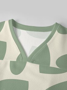 TaskEZ Casual Minimalist Green Heart Contrast Color Pattern Scrub Uniform Set - Multicolor - View 4