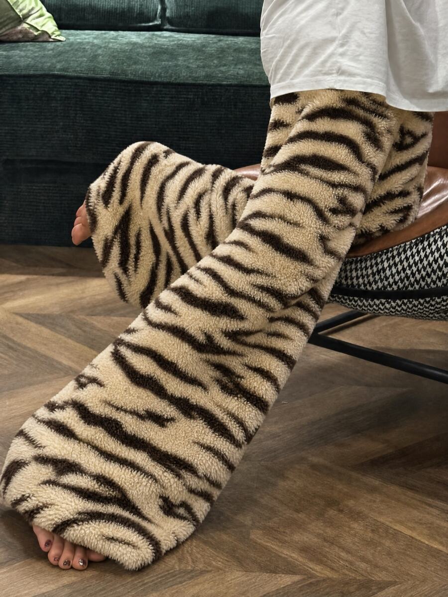 INAWLY Solva Women's Fashion Minimalist Zebra Print Lounge Sweatpants - Coffee Brown - View 1