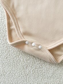 SHEIN Vintaside Kids 4件組幼兒女嬰內搭上衣 可愛棕色黑色米色長袖圓領按扣式合身款 心形刺繡 舒適節日日常女嬰女童 - 彩色 - 查看 6