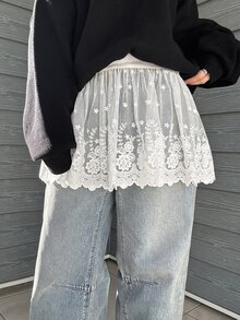 FRIFUL 女款純色蕾絲荷葉邊下擺休閒裙校園風 - 白色 - 查看 7