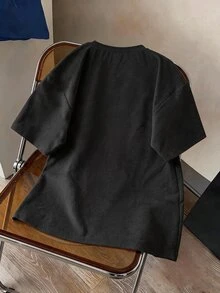 1件青少年男孩休閒簡約設計壓紋字母素色圓領套頭T恤，舒適面料，適合夏秋穿著 - 深灰色 - 查看 2