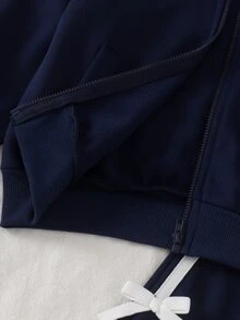 SHEIN 2件組幼女拉鍊外套＋長褲套裝，可愛海軍藍配色，白色蝴蝶結緞帶條紋口袋設計，長袖立領，休閒校園風，秋季芭蕾風 - 藏蓝色 - 查看 7