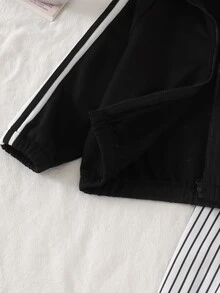 SHEIN 2件組幼女拉鍊夾克褲套裝，黑白條紋馬刺繡，長袖立領羅紋，適合學校運動、秋冬假期慢跑休閒穿著 - 黑色 - 查看 7