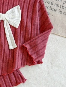 SHEIN 2件組女嬰毛衣長褲套裝，可愛甜美灰粉色羅紋針織蝴蝶結不對稱喇叭褲腳長袖小高領加厚秋季舒適公主風針織衫 - 紅色 - 查看 5