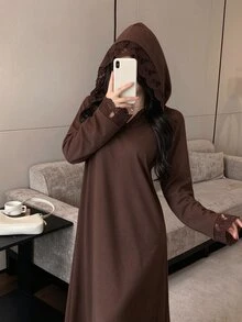 Rue Lumi عباية سويت شيرت مقاس كبير بطبعة زهور ودانتيل وتصميم باتشوورك مع بطانية رأس وأكمام طويلة وقصة فضفاضة وطول طويل - بني - مشاهدة 6