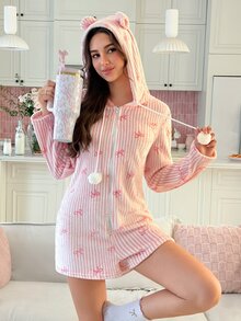 SweetSlumber رومبير بيجامة نسائي مريح للخريف/الشتاء بطبعة خطوط وفيونكة من الفرو الناعم مع بطانية رأس - وردي - مشاهدة 1