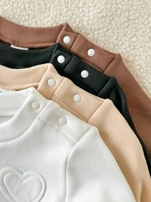 SHEIN Vintaside Kids 4件組幼兒女嬰內搭上衣 可愛棕色黑色米色長袖圓領按扣式合身款 心形刺繡 舒適節日日常女嬰女童 - 彩色 - 查看 4