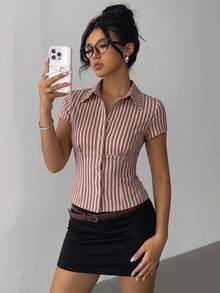 Aloruh 女款優雅春夏通勤日常簡約百搭旅行辦公室純色棕色粉色條紋短袖收腰百褶襯衫，現代都市時尚商務女裝低調老錢風高級感通勤機場穿搭高知優雅老錢風郵輪度假婚禮賓客禮服 - 白色 - 查看 1
