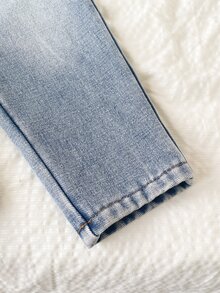 SHEIN 男童新款淺藍色復古水洗錐形牛仔長褲，幼兒美式復古時尚百搭錐形長褲 - 淺色水洗藍 - 查看 6