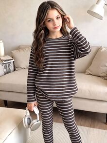SHEIN Vintaside Kids 女童軟綿復古條紋上衣，圓弧下擺，搭配寬鬆長褲，修身顯瘦，輕盈春秋套裝，返校穿搭 - 棕色 - 查看 4