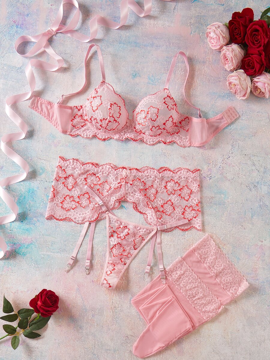 Elorette Christmas Plus Size Bra And Panty Sets - Pink - View 1