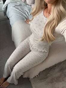 DAZY 2pcs Women's Pajama Set, Sweet Ditsy Floral Print Fitted Long Sleeve T-Shirt And Straight Leg Long Pants - Beige - View 6