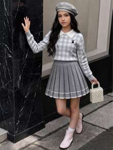 SHEIN Tween女孩 Ikids 粉色可愛刺繡馬標誌彼得潘領格紋針織衫 + 編織裙 2件套，Tween女孩長袖V領套頭衫，休閒優雅風格，秋冬款 - 灰色 - 查看 1