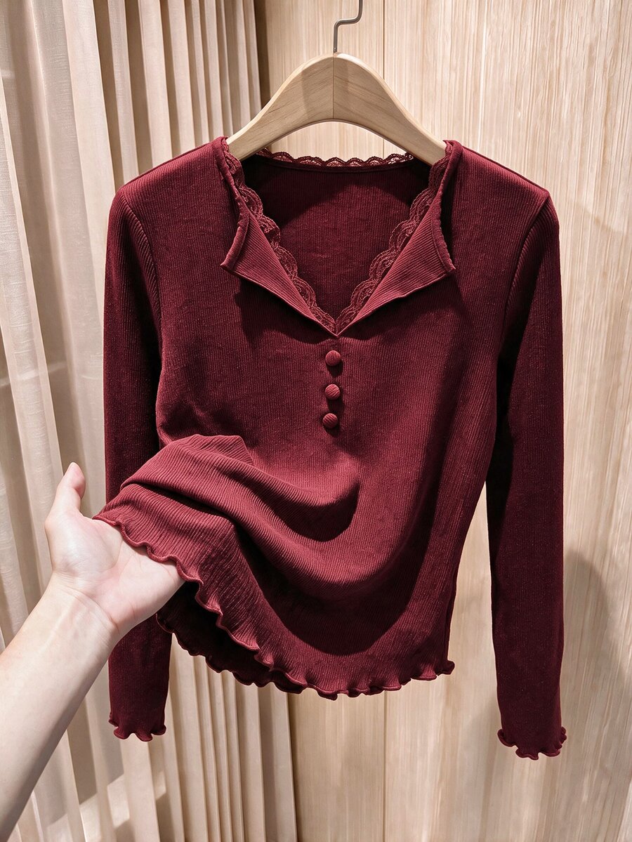 Rusticease 女款長袖對比蕾絲V領鈕扣荷葉邊上衣,灰色,適合早午餐、辦公室、秋季休閒穿搭 - 酒紅色 - 查看 1