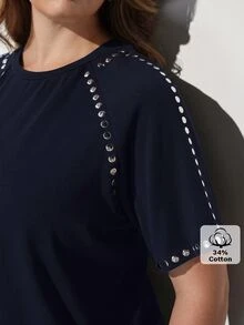 Maija 大尺碼夏季休閒鉚釘裝飾T恤 - 藏蓝色 - 查看 4