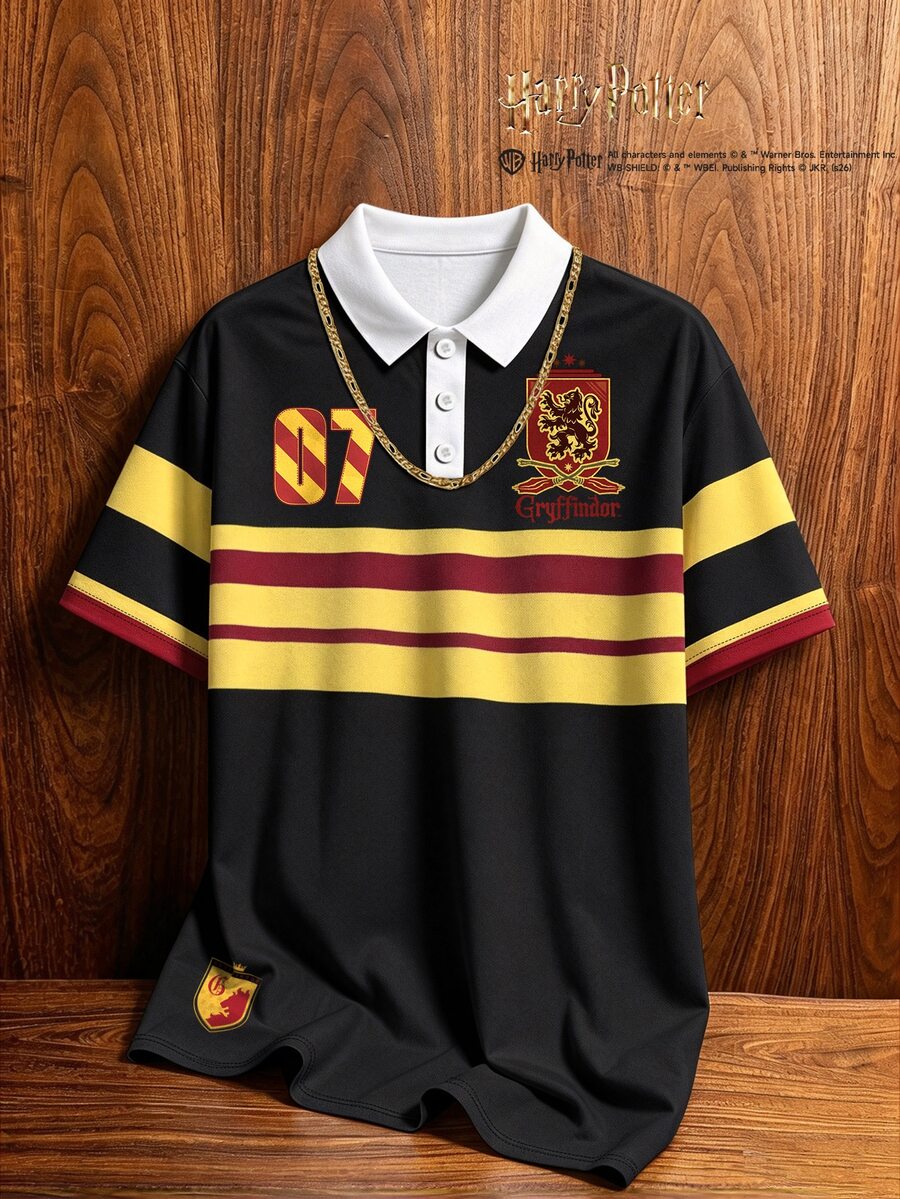HARRY POTTER X SHEIN Aesthetic Post 獅子字母印花男士 Polo 衫,學院風黑黃紅拼接條紋球迷紀念領口短袖上衣,休閒校園運動場電影聯名收藏短袖 T 恤,寬鬆版型學院周邊經典 0 - 彩色 - 查看 1