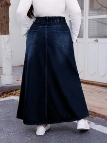 SHEIN EZwear 大尺碼牛仔迷你裙，適合夏季女款休閒裙 - 深色水洗藍 - 查看 2