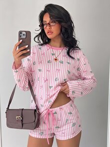 Aloruh 女款休閒舒適聖誕樹蝴蝶結條紋圓領長袖上衣與抽繩腰短褲兩件套，聖誕溫馨睡衣套裝 - 粉色 - 查看 1