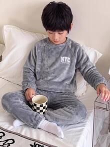SHEIN 兒童青少年男孩休閒抓絨內裡厚法蘭絨睡衣家居服，適合秋冬、學校、家庭聚會、度假、派對，秋季穿搭、冬季穿搭，男孩兒童套裝 - 灰色 - 查看 1