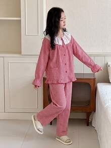 Dazy Kids طقم ملابس منزلية للبنات المراهقات مكون من ملابس علوية بأزرار وتفاصيل دانتيل مرقعة وبنطلون طويل بنقشة مربعات - الأحمر - مشاهدة 5